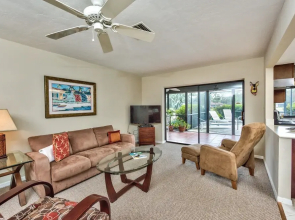 Rovigo Vacation Rental: Spacious Retreat with Panoramic Lake Views in Kings Lake. 4-BR, 4-Bathroom Home with Private Pool, just 3.4 Miles from the Vibrant Fifth Avenue South and Naples Attractions