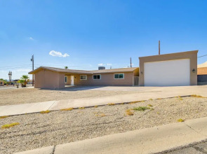 1 Mi to Town: Lake Havasu Home w/ Heated Pool