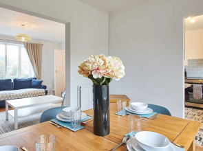 Host Stay Crab Cottage