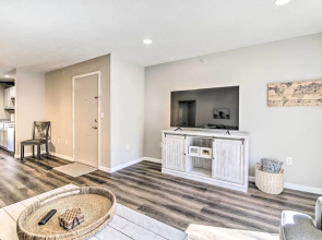 Branson Condo w/ Balcony: Near Silver Dollar City