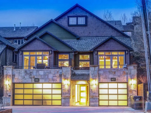 607 Deer Valley Drive 5 Bedroom Townhouse