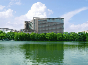 Guilin Lijiang Waterfall Hotel