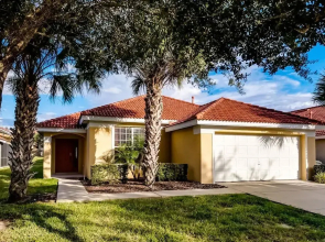 4 Br Pool Home with Spa in Aviana