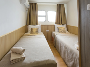 Compass River City Boatel