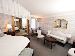 Simsbury Inn