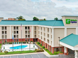 Holiday Inn Express Memphis Medical Center Midtown by IHG