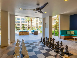 Beautiful Home Near Energy Corridor Pool & Patio