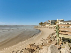 Walk to Public Beach: Hideaway in St Simons Island