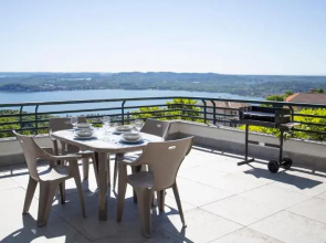PANORAMA - Apartment with terrace overlooking the Lake