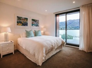 Nautilus - Sleeps 8 - Lake Views