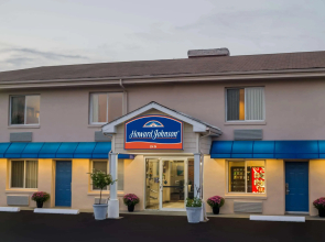 Howard Johnson by Wyndham Springfield