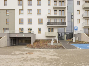 Apartment With Desk in Gdansk by Renters