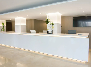 CM Playa del Moro Hotel