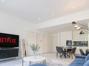 LUX - The Pad Executive Suite 4