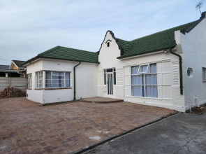 Hasate Guest House ,4 st james street Oakdale Belliville Cape Town South Africa
