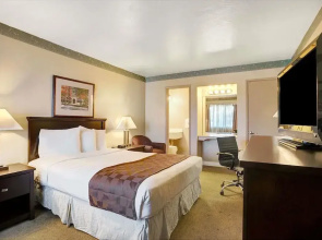 Travelodge Everett City Center