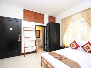 Frangipani Villas 60s