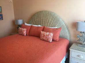 Shoreline 3111 Condo by RedAwning