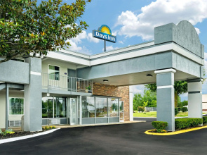 Days Inn by Wyndham Clarksville TN