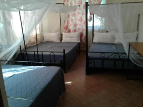Fanaka Safaris Campsite & Lodges