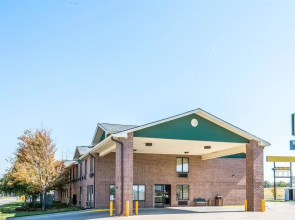 Super 8 By Wyndham Salina I-70