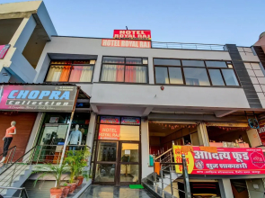 OYO Flagship 19036 Hotel Royal Raj