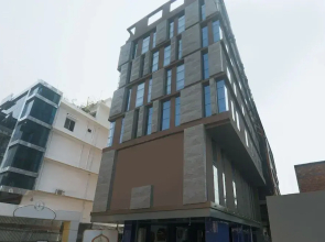 Capital O 18902 The Ornate