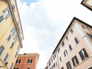 Pantheon Luxury Gold Apartment
