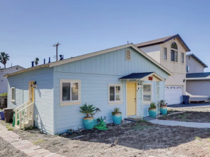 Pet-friendly Cayucos Home: Walk to Public Beach!