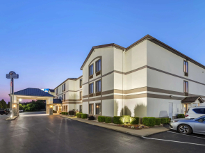 Best Western St. Clairsville Inn & Suites