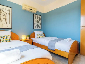 Bayview 2-BR Apartment in Larnaca