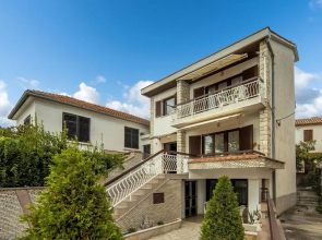 Awesome Apartment in Jadranovo With 2 Bedrooms