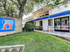 Motel 6 Pinole, CA