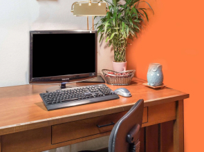 Super 8 By Wyndham Ft. Morgan