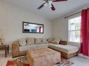 Dog-friendly Pensacola Duplex ~ 7 Mi to Downtown