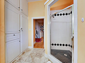 Huge Lake Travis - 4 Bedroom Home