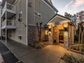 HomeTowne Studios Orlando - Casselberry