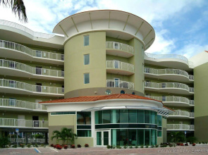 Crystal Palms Beach Resort