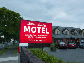 Alton Lodge Motel