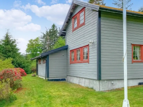 Awesome Home in Leikanger With 3 Bedrooms