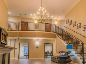 Heritage Place Hotel & Suites