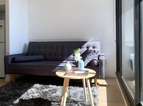 Stunning Newly Furnished 2 Bedrooms Apartment