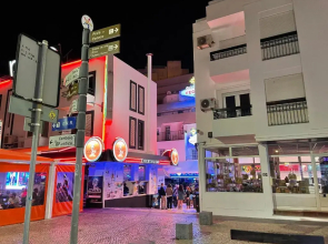 Albufeira Bran House
