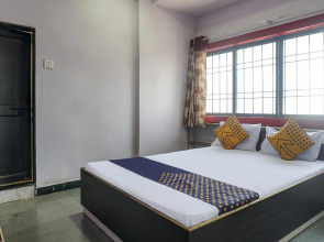 SPOT ON 79168 Akshay Lodge