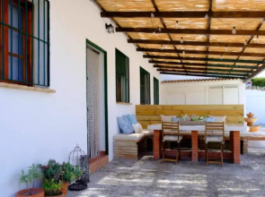Holidays2Alozaina Villa private pool, BBQ in nice countryside