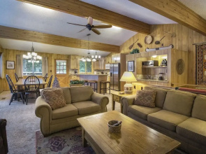 Scenic Wonders Arrow Lodge 4 Bedrooms