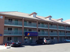 Intown Suites Extended Stay Phoenix Az - West