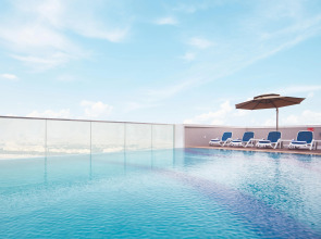 Отель Treppan Hotel & Suites by Fakhruddin