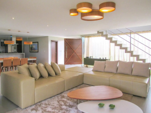 Casa incrivel c piscina e lazer Praia do Forte BA