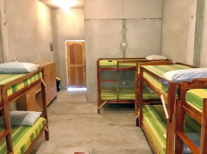 Sharky Hostel Oslob